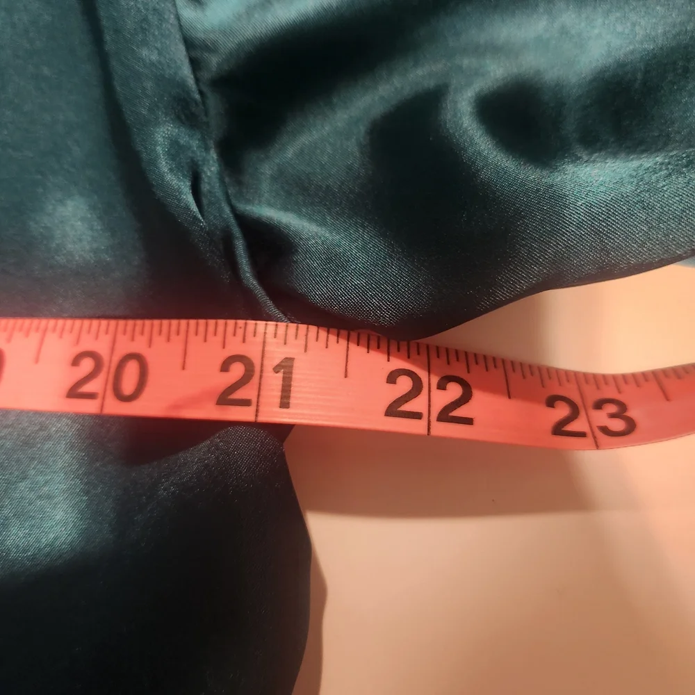 Victoria's Secret Emerald Green - Picture 4 of 8